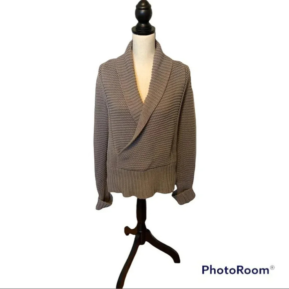 American Eagle Outfitters Chunky Cable Gray Wrap Over Front Sweater M - Picture 1 of 6